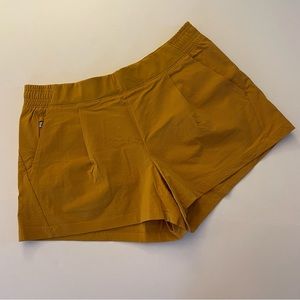 Athleta Textured Brooklyn Shorts